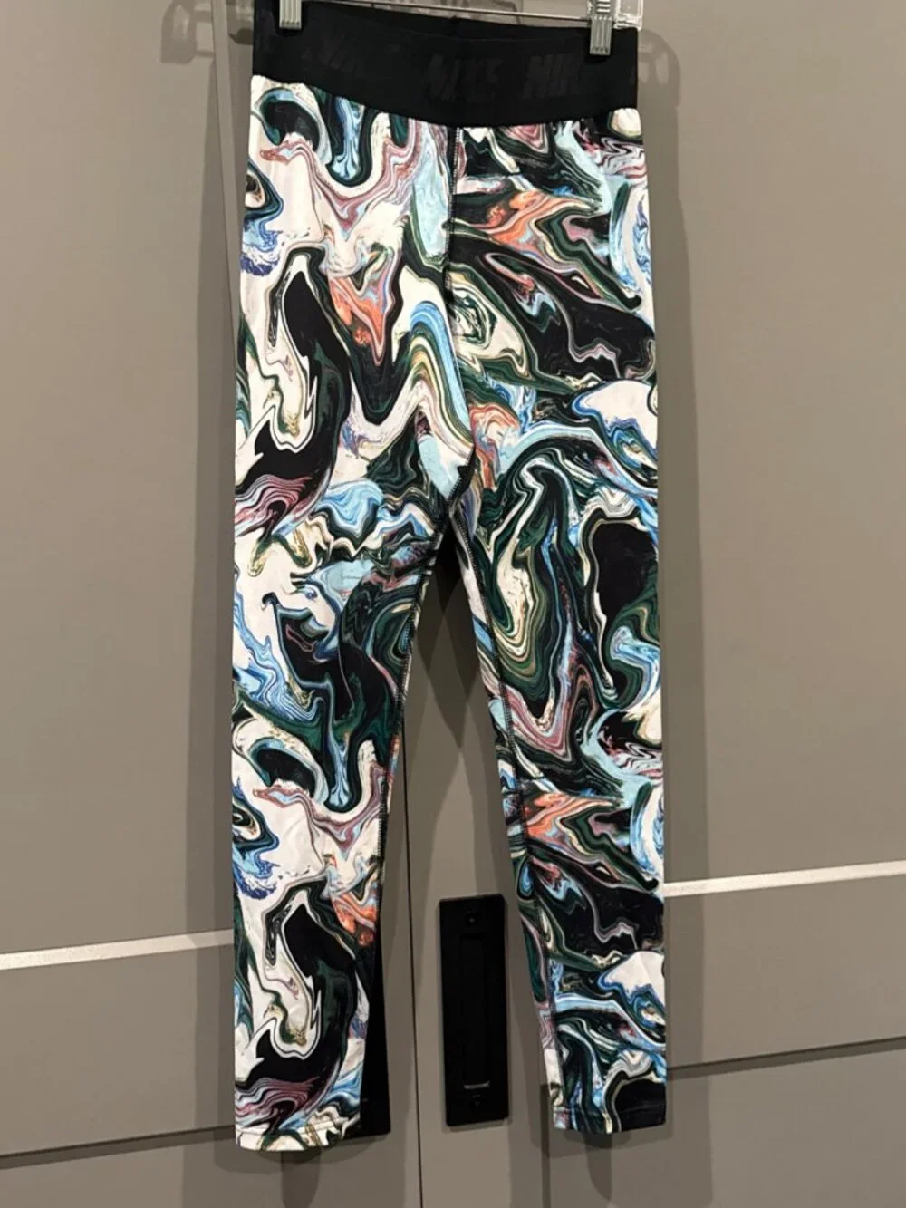 Nike Marble Swirl Leggings Womens Small Multicolor Black Logo Waistband AH6499
